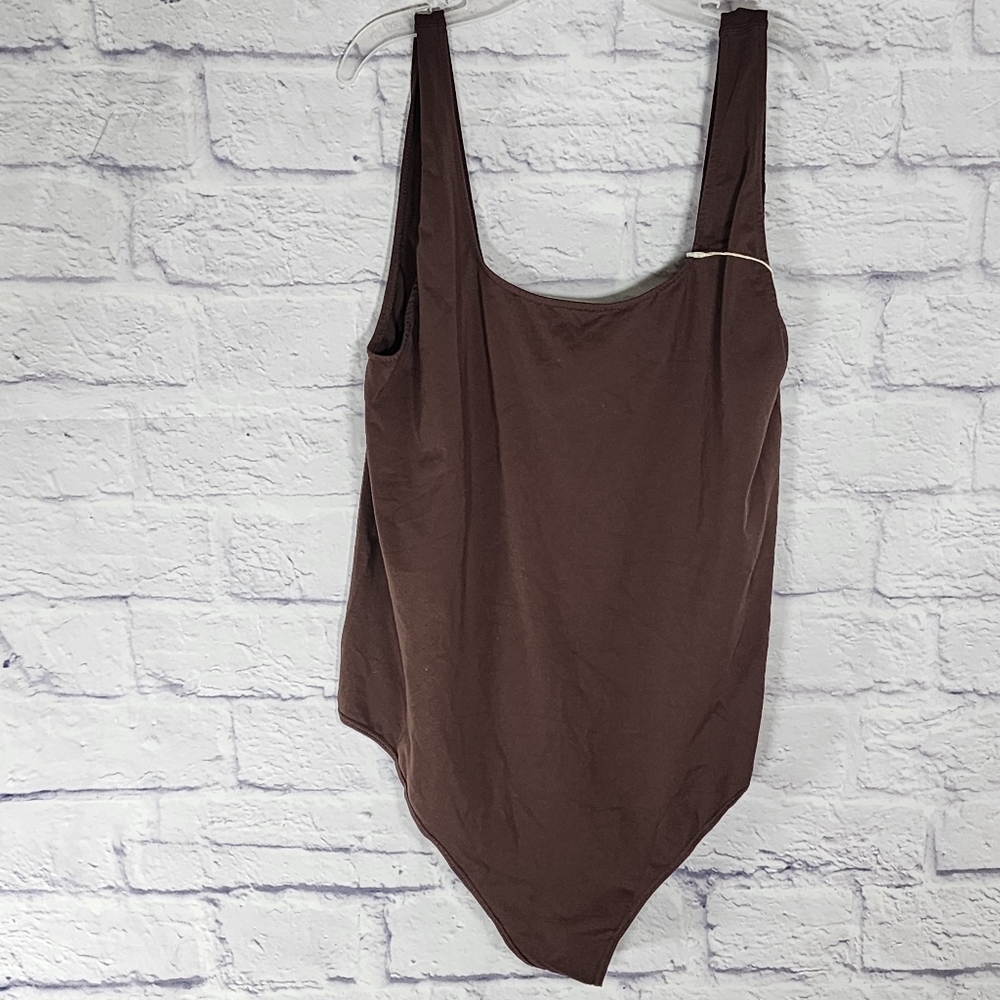 SKIMS SOFT SMOOTHING THONG/BODYSUIT/ COCOA/NWT - Picture 9 of 16